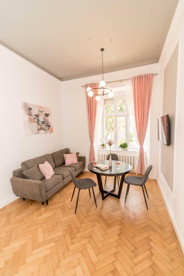 Central Premium Suites Timișoara Zewnętrze zdjęcie
