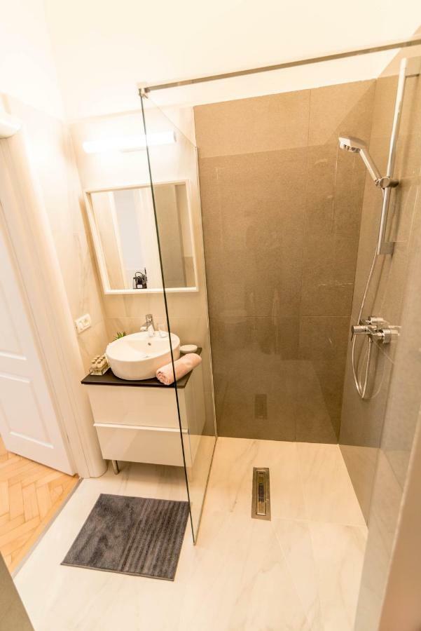 Central Premium Suites Timișoara Zewnętrze zdjęcie